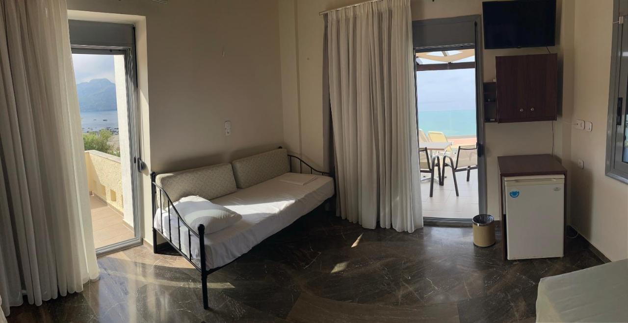 Horizon Beach Hotel Плакиас Екстериор снимка