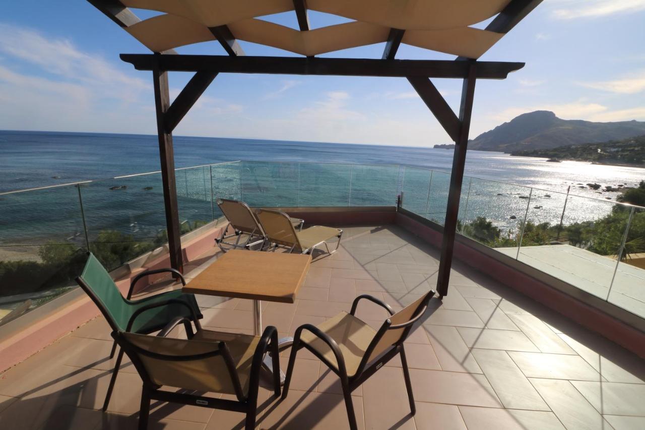Horizon Beach Hotel Плакиас Екстериор снимка