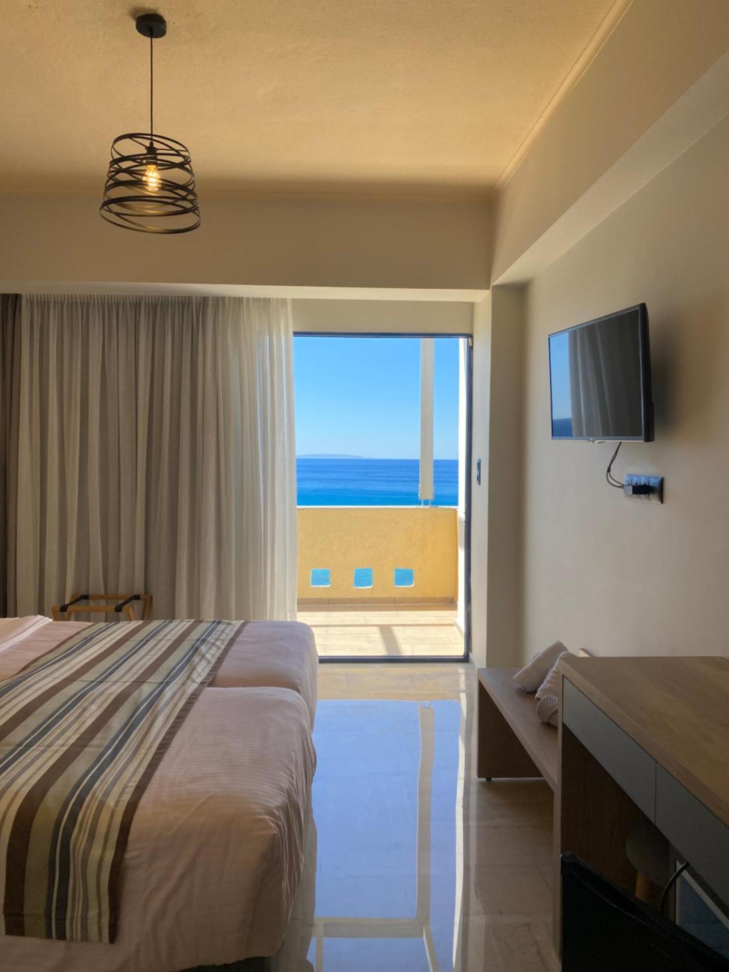 Horizon Beach Hotel Плакиас Екстериор снимка